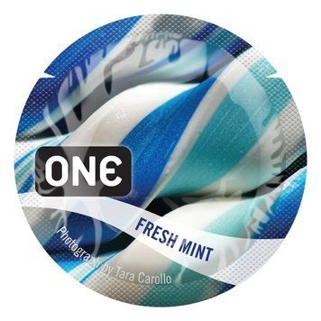 Ароматизований презерватив ONE FlavorWaves Fresh Mint, 1 шт, яскраво-синій, запах м&rsquo;яти SX0752 фото - купити в секс-шопі Чорний Кролик