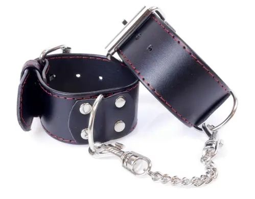 Наручники зі штучної шкіри Fetish Boss Series - Handcuffs with Red Line, BS3300115 BS3300115 фото - купити в секс-шопі Чорний Кролик