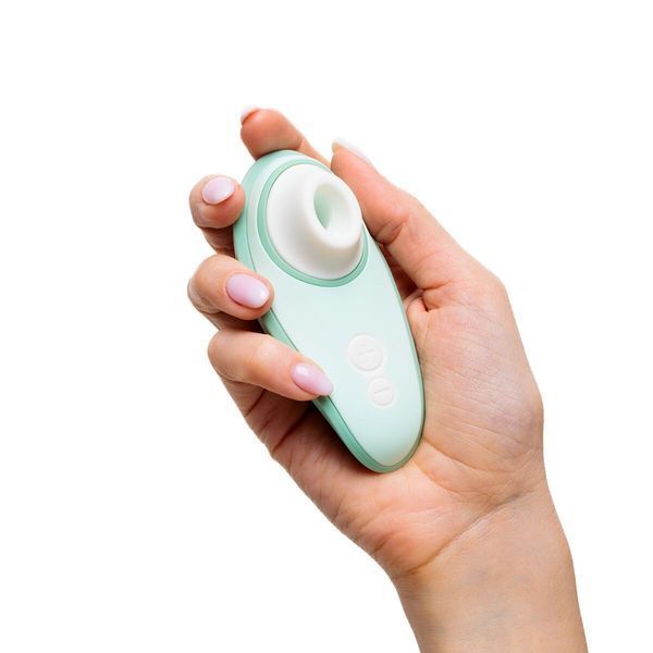 Вакуумний кліторальний стимулятор Womanizer Liberty 2 Sage, 8 режимів, магнітна кришечка SX0520 фото - купити в секс-шопі Чорний Кролик