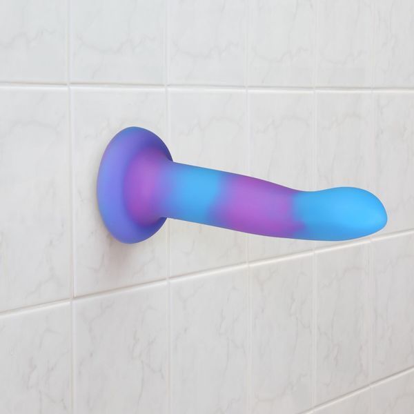 Фалоімітатор, що світиться в темряві, ADDICTION Rave 8&Prime; Glow in the Dark Dildo Blue Purple, 20,3 см SO6851 фото - купити в секс-шопі Чорний Кролик