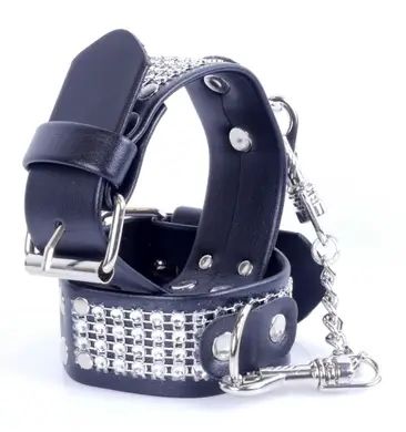 Наручники зі штучної шкіри з кристалами Fetish Boss Series - Handcuffs with cristals Silver, BS3300094 BS3300094 фото - купити в секс-шопі Чорний Кролик