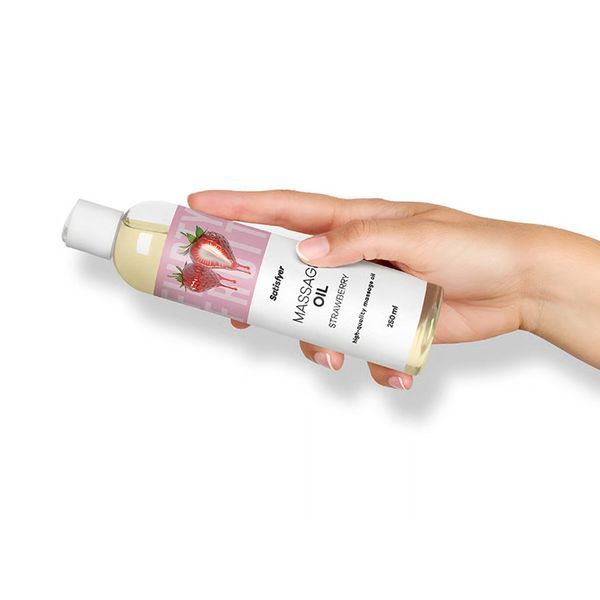 Масажна олія Satisfyer Massage Oil Strawberry 250 мл SX2709 фото - купити в секс-шопі Чорний Кролик