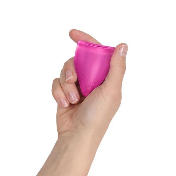Менструальна чаша Fun Factory FUN CUP SIZE A Magenta, багаторазова, діаметр 4 см, об&rsquo;єм 20 мл SX3681 фото - купити в секс-шопі Чорний Кролик