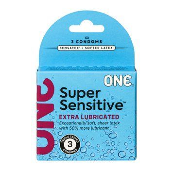 Презервативи ONE Super Sensitive, 3 шт, гладенькі, з додатковою змазкою, картонне паковання SX0779 фото - купити в секс-шопі Чорний Кролик