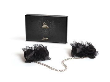 Наручники Bijoux Indiscrets - Frou Frou Organza handcuffs, атлас і органза, подарункове паковання SO2329 фото - купити в секс-шопі Чорний Кролик